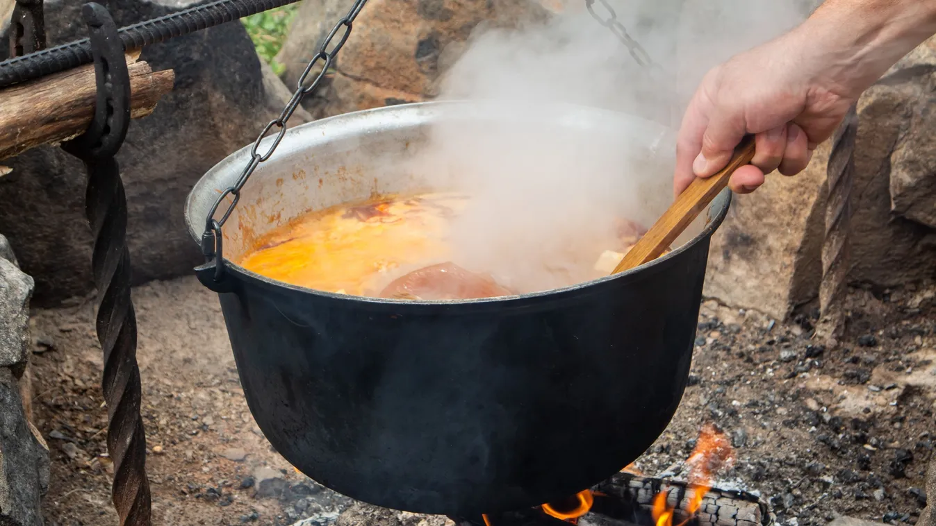 3 magyar étel, ami bográcsban elkészítve a legfinomabb