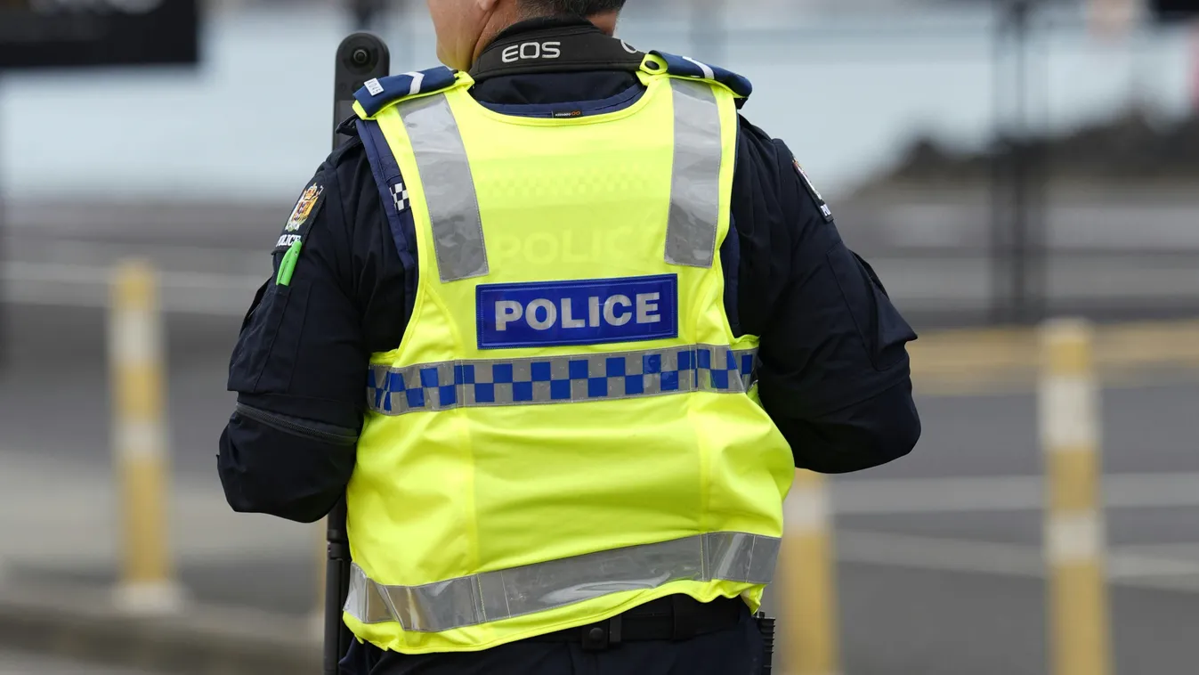 Holtan találták egymás mellett apát és lányát