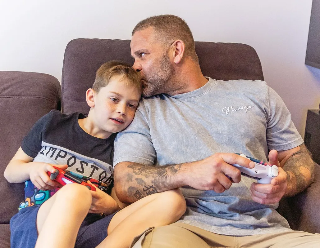 HOT FELTÖLTÉS VARGA MIKLÓS JOE ÉS KISFIA