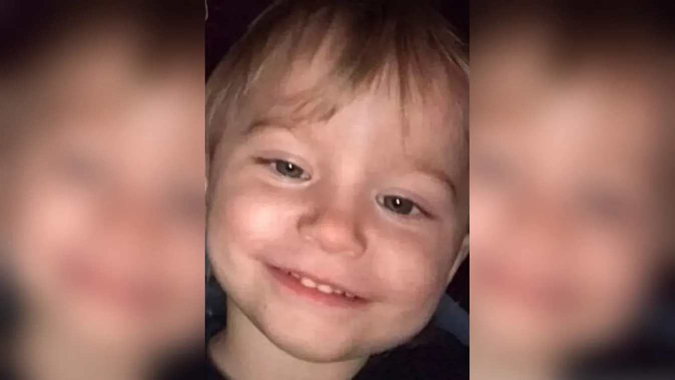 Elhunyt apja lábát ölelve találtak rá a kétéves pici fiúra