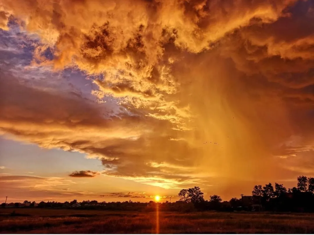Ne használd illusztrációnak! A Jász-Nagykun-Szolnok vármegyében, Kunmadarason élő Kálmán András csordásként dolgozik. Hobbija, hogy időjárási előrejelzéseket és fotókat készít.