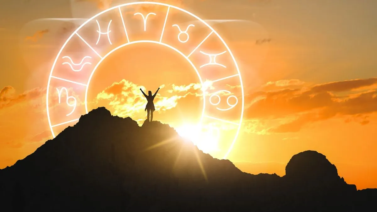 Zodiac,Wheel,And,Photo,Of,Woman,In,Mountains,At,Sunset