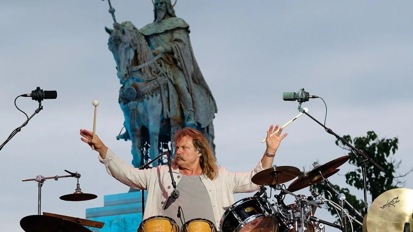 Különleges koncerttel tér vissza Budapestre Leslie Mandoki