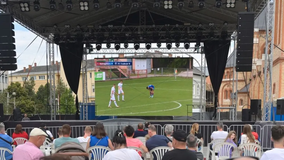 SPS_5532 óriáskivetítő foci eb olimpia
