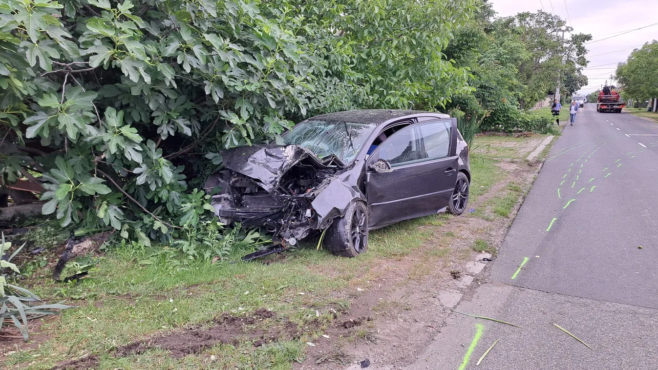 Versenyző autók okoztak balesetet Érden