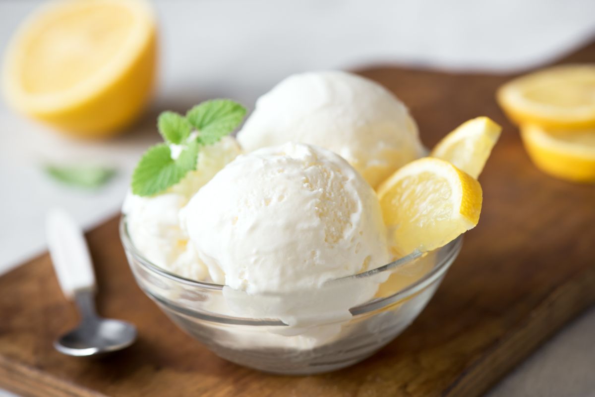 Lemon,Ice,Cream,In,Bowl.,Homemade,Citrus,Lemon,Ice,Cream