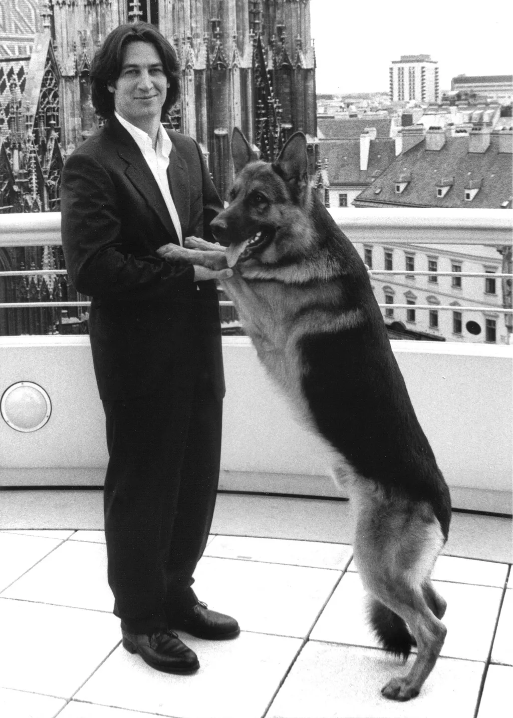 Tobias Moretti színészt a közönség kedvencévé a Rex felügyelő című tévésorozat Richard Moserének alakja tette