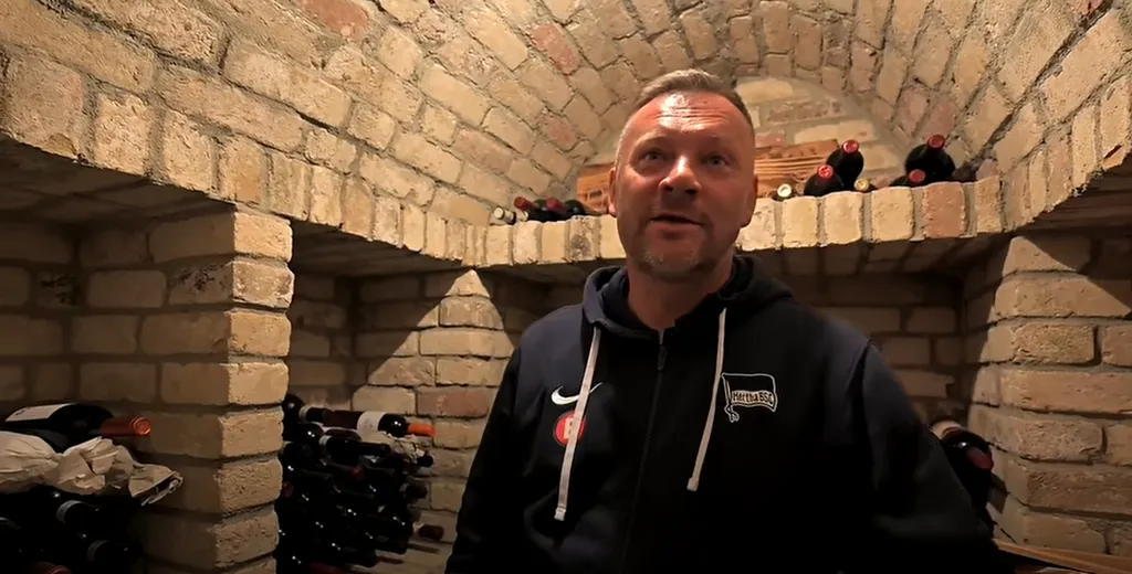 Dárdai Pálnak azért a pince a szíve csücske, mert azt a család együtt rakta össze