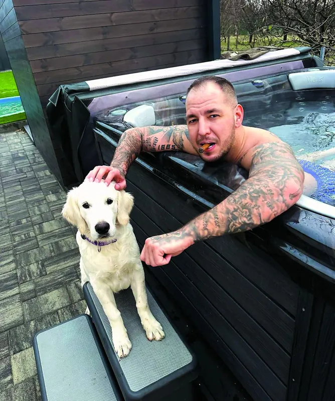 hot feltöltés Curtis és a kutyája, Tupac RIPOST