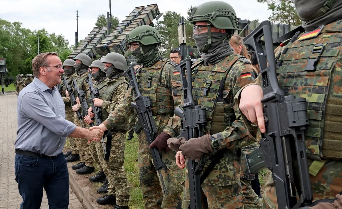 Boris Pistorius visits air defense missile group 21