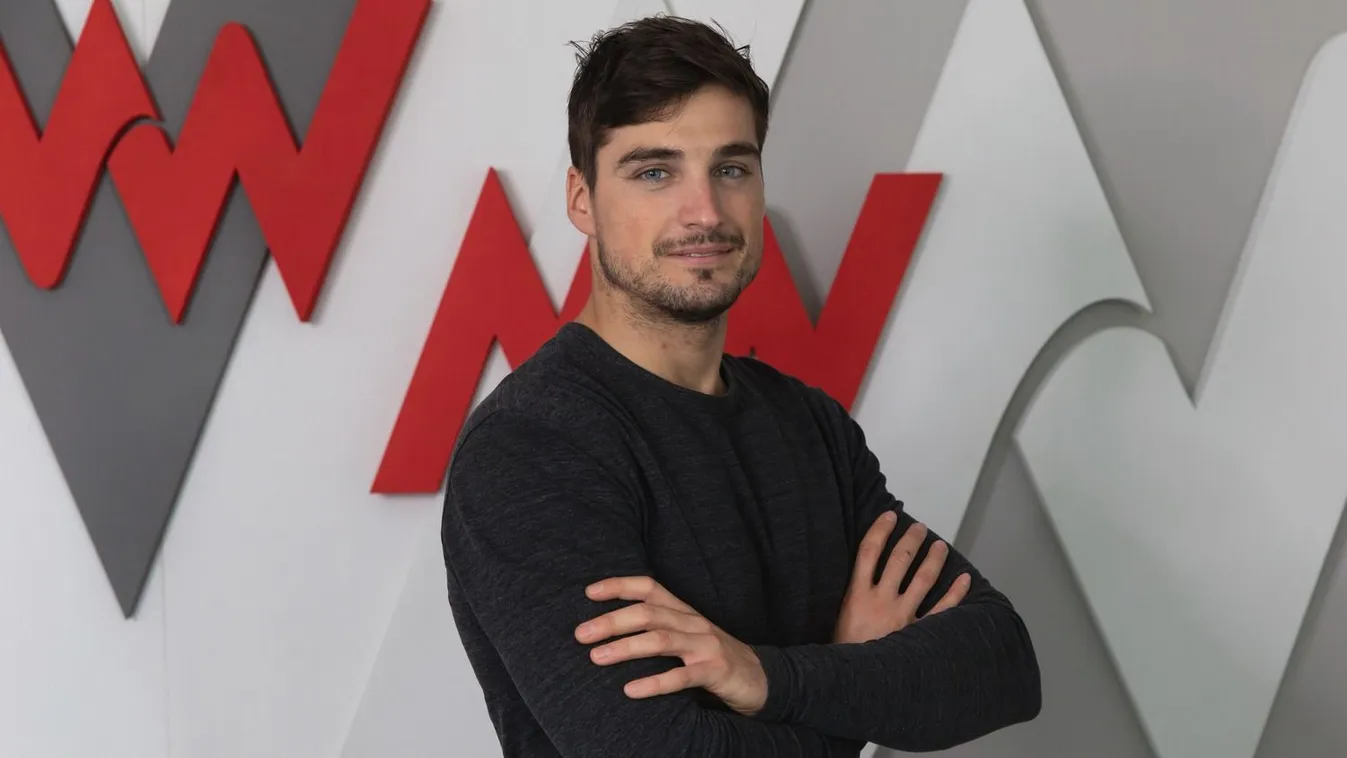 Somhegyi Krisztián a vérével segít