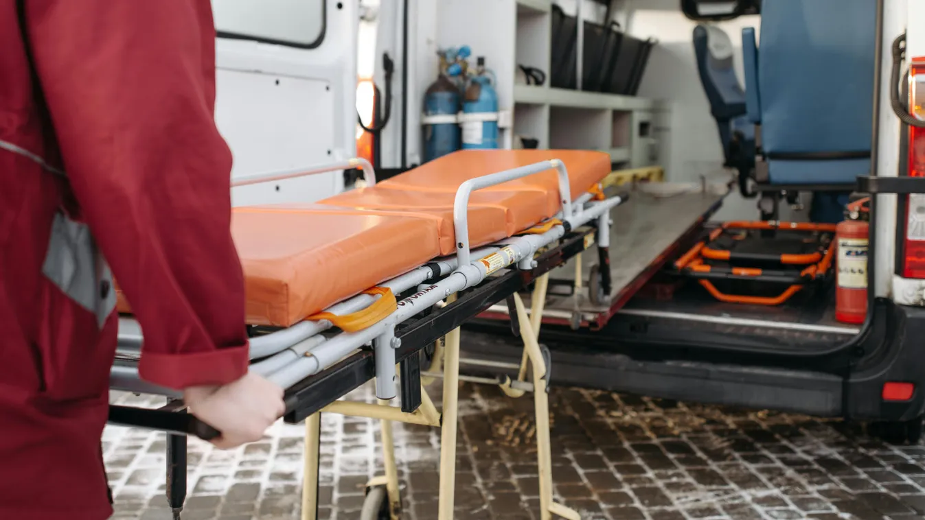 Gyerekek sikítása rázta fel a környéket, 3 az életéért küzd