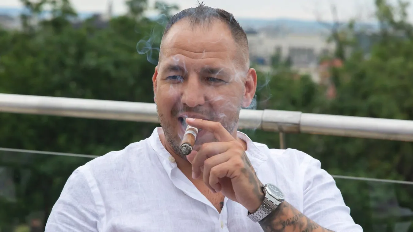 Curtis áramütést szenvedhetett volna