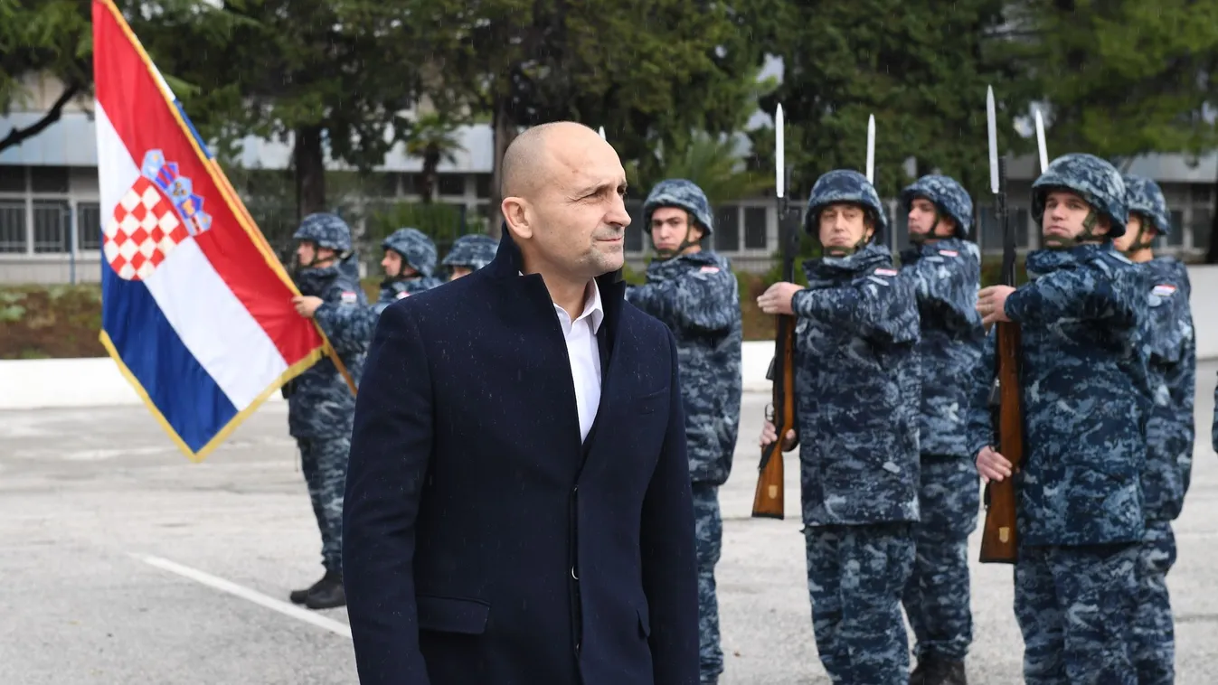 Horvátország bevezeti a kötelező sorkatonaságot