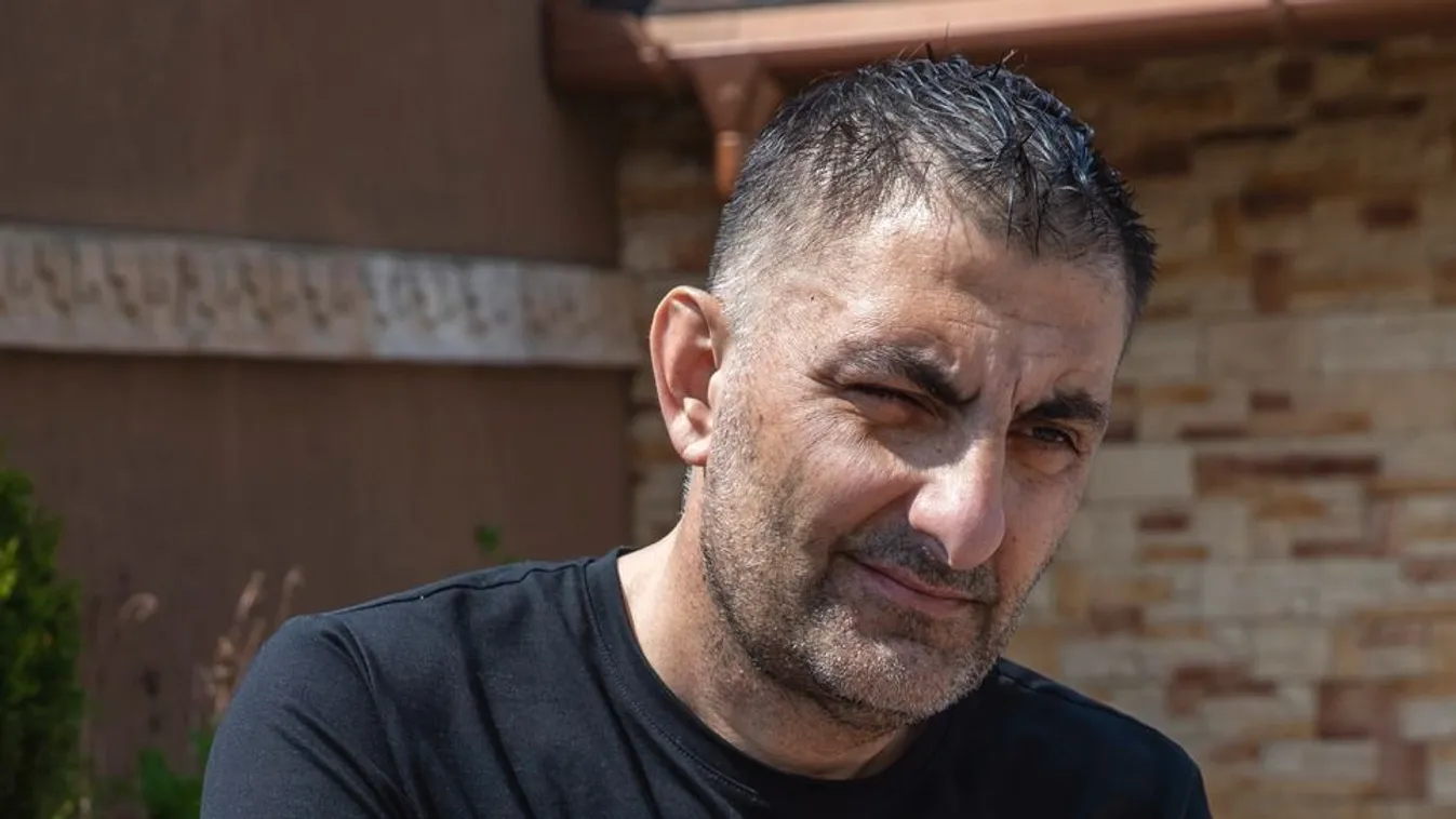 Rendőrök intézkedtek Gáspár Győző otthonánál - Videó