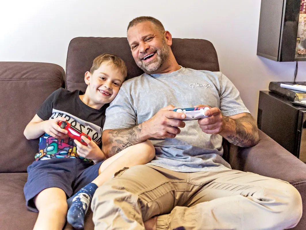 HOT FELTÖLTÉS VARGA MIKLÓS JOE ÉS KISFIA