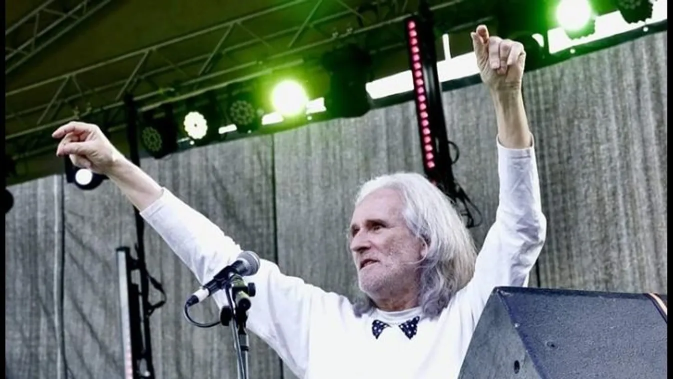 Ellopták a Balkán Fanatik zenekari buszát