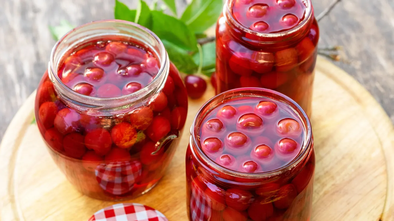 Maggal vagy anélkül kell eltenni a meggyet?