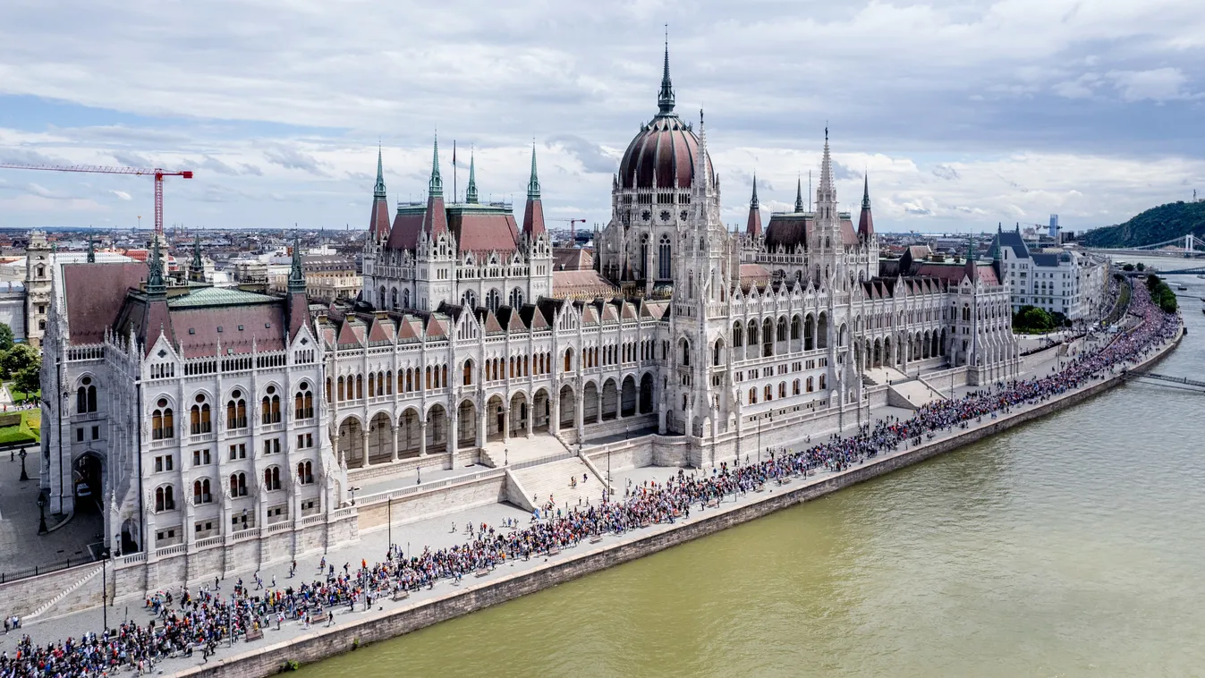 Fotókon a Békemenet megható pillanatai