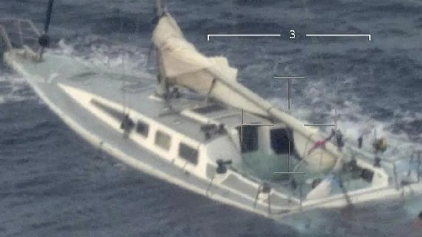 Elsüllyedt egy hajó, 35 ember fulladt a tengerbe