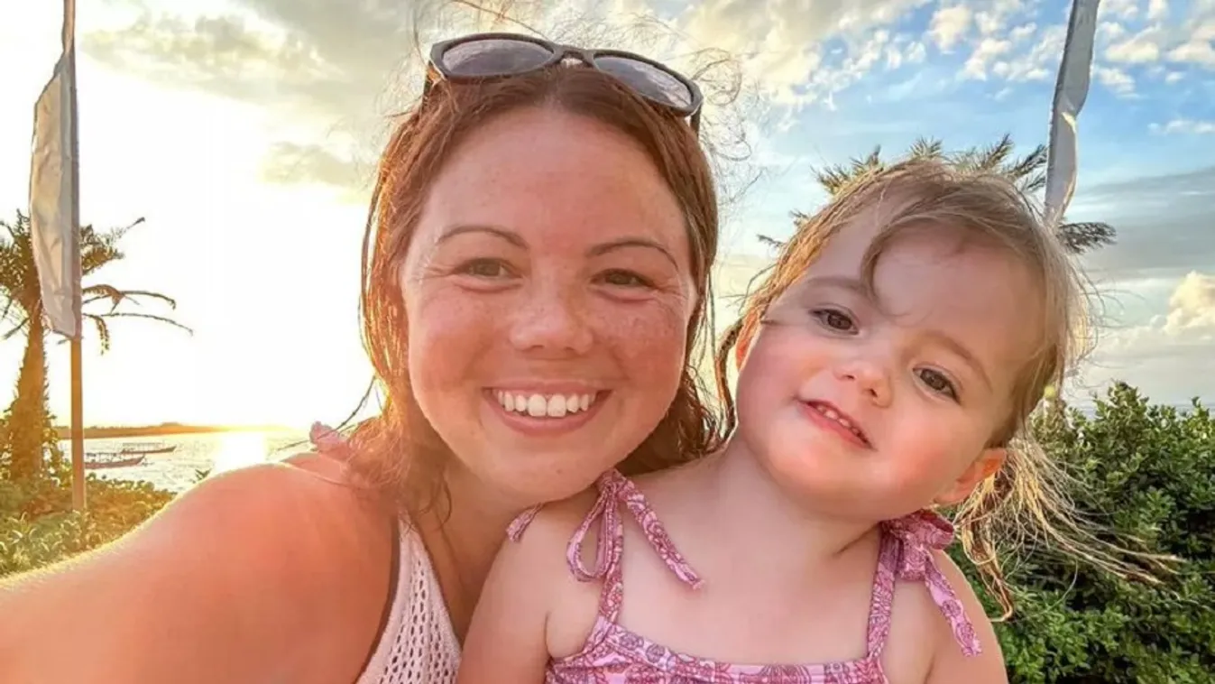 Boszorkánynak neveli 3 éves lányát egy nő