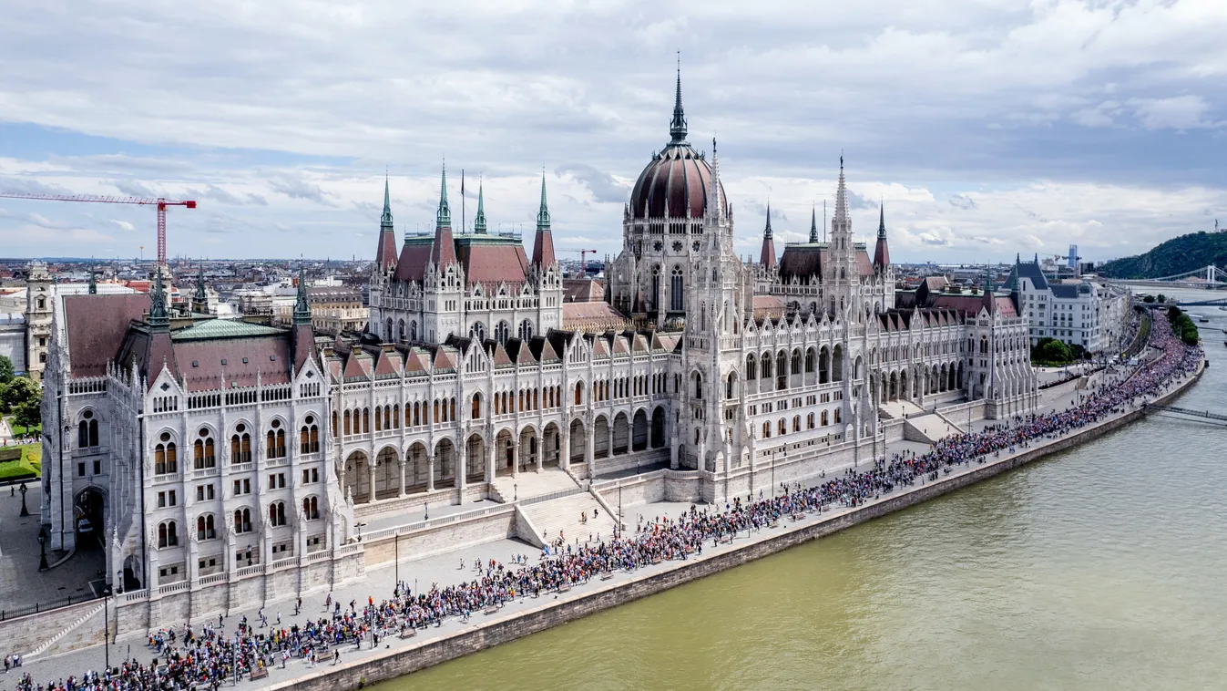 Ismeretlen jármű jelent meg a fővárosban