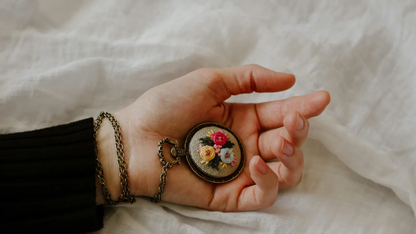 Pánik a hotelben: két fiatal holtteste feküdt egymás mellett