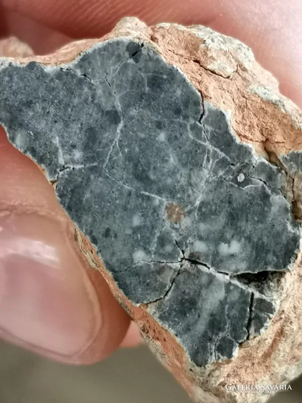 A meteoritkő, amit fél millió forintért árulnak. Vajon megér ennyit? Igen!