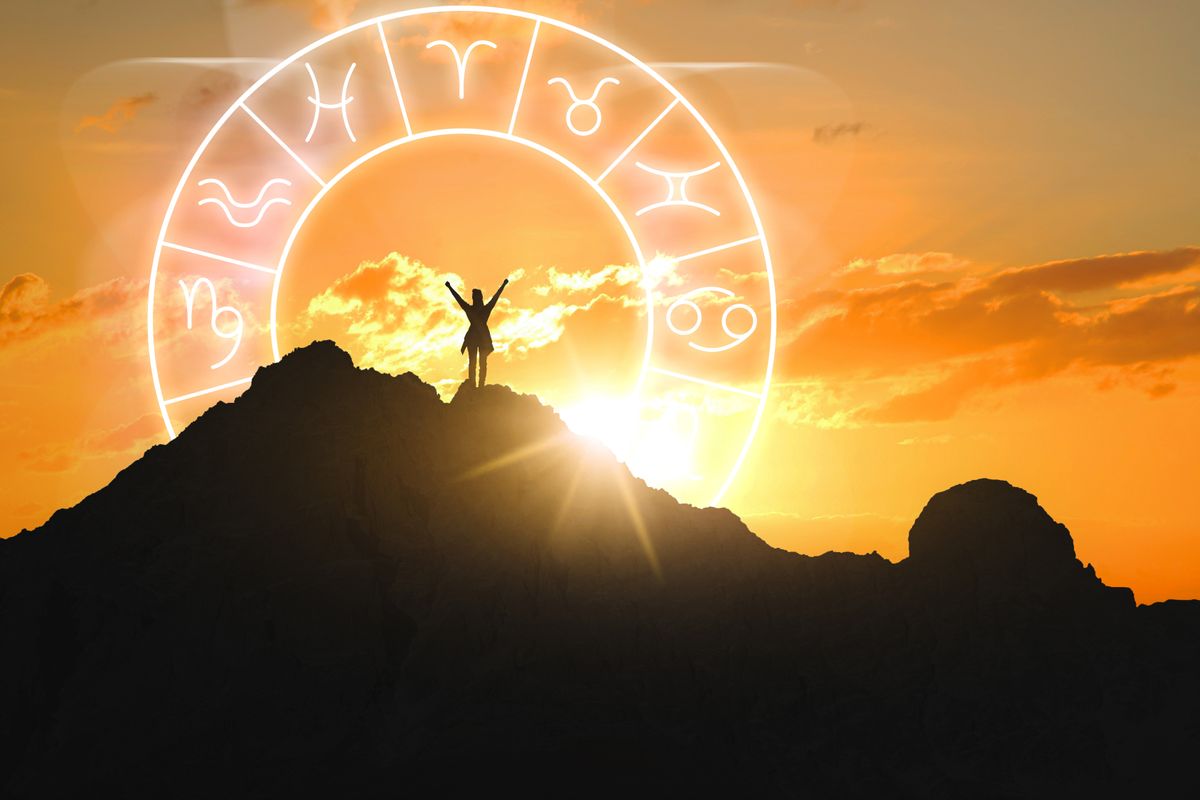 Zodiac,Wheel,And,Photo,Of,Woman,In,Mountains,At,Sunset