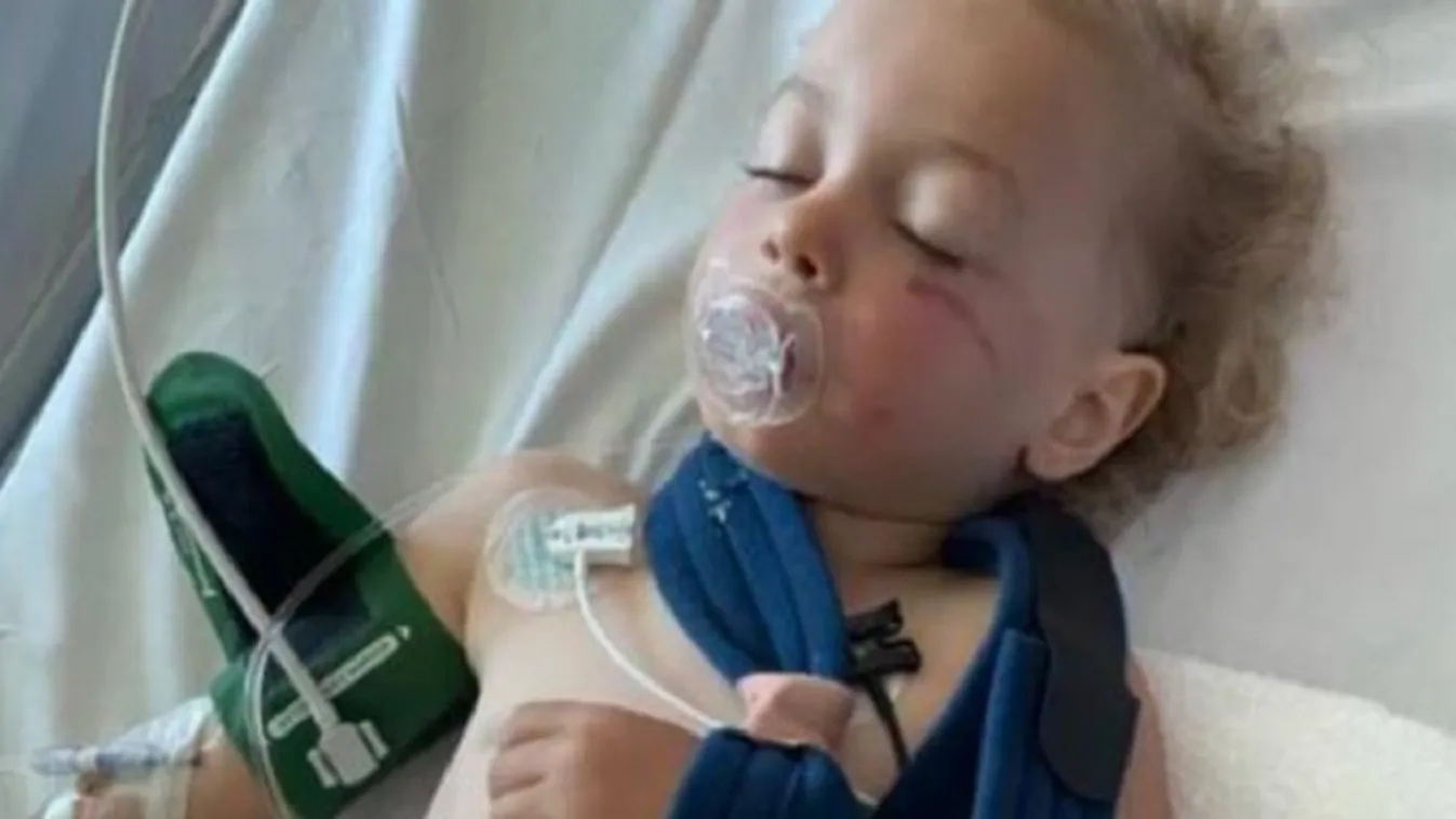 Kétszer hajtott át a 2 éves fiúcskán a terepjárós