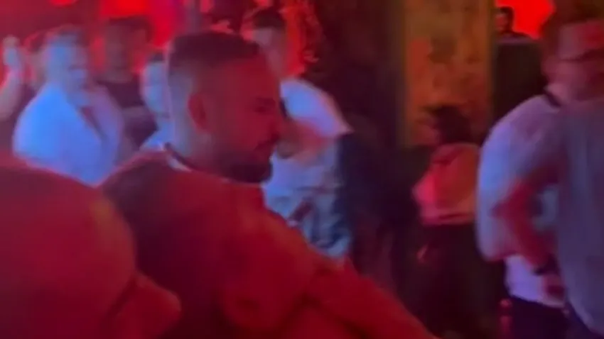 Magyar Péter megütött egy embert,  és  ellopott egy telefont