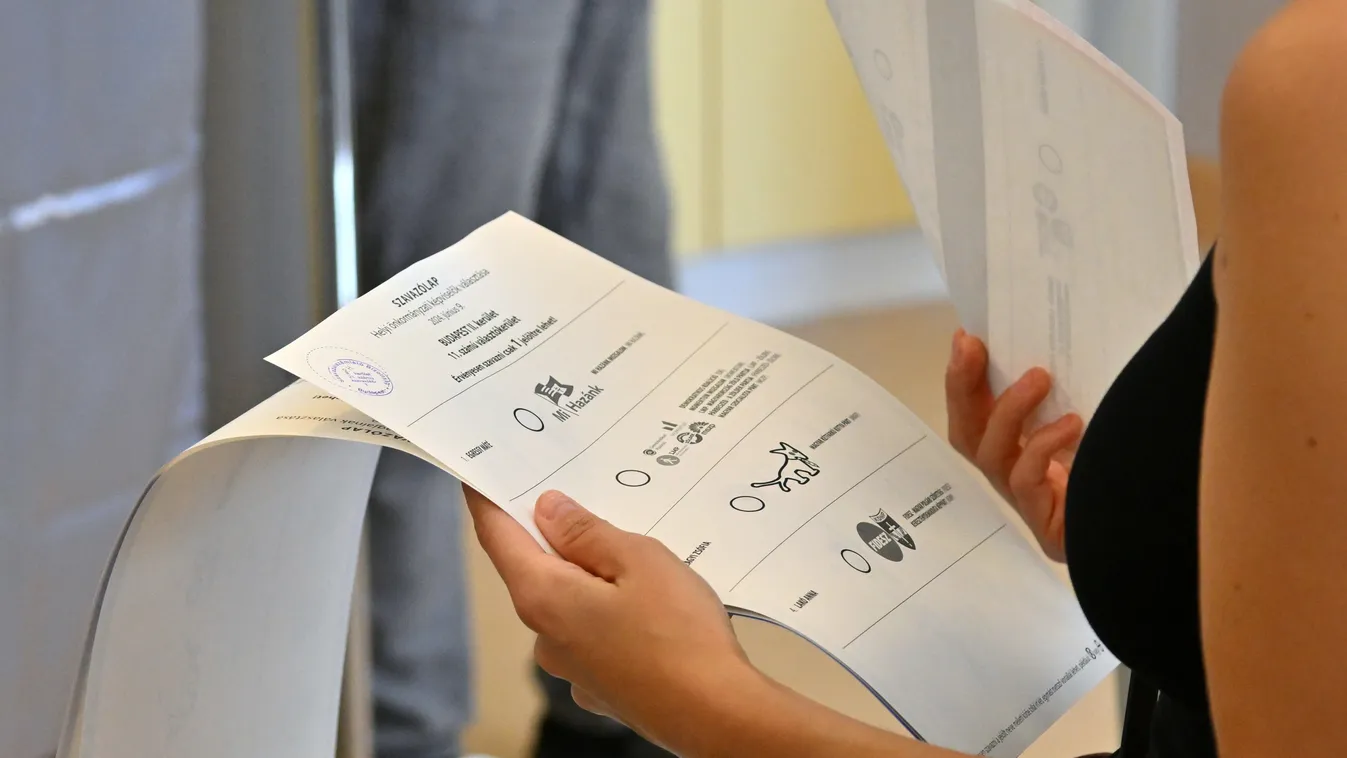 Idén is ajándékot kaptak az első szavazók, íme! - Fotó