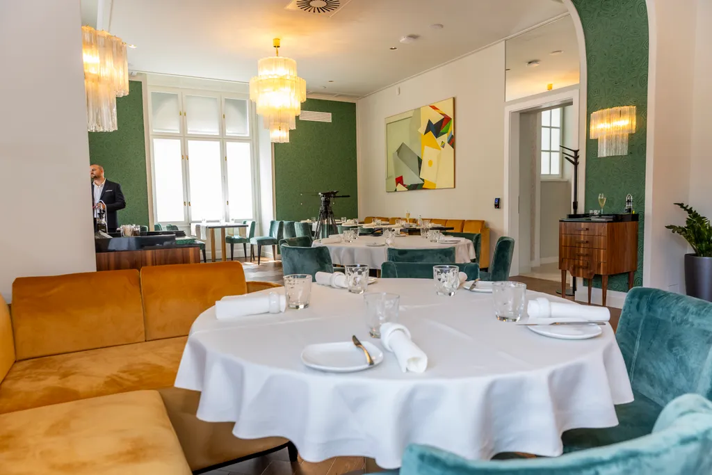 20240621_Hősök biszrtó stáj_MW_SZL