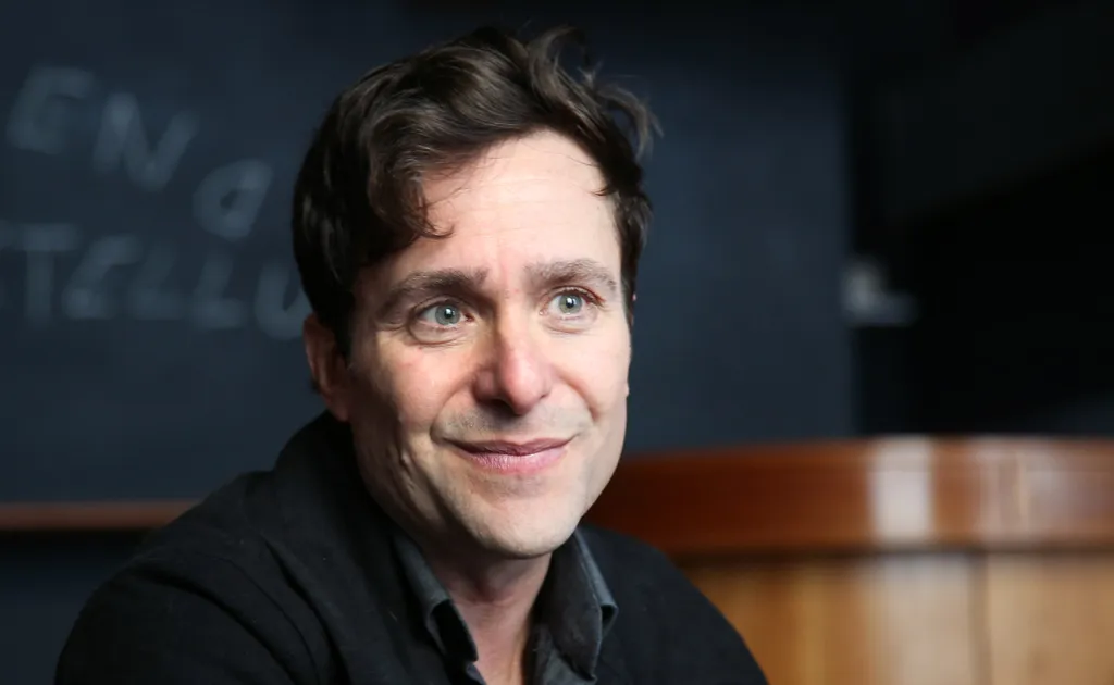 Alexander Pschill osztrák színész legismertebb szerepe Marc Hoffmann nyomozó a Rex felügyelő című sorozatban
