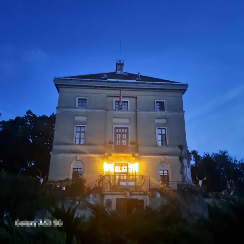 Szellemkastélyba költözött a pesti férfi, ma már sámánként éli az életét / 