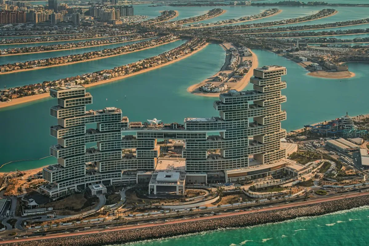 View,Detail,From,Dubai,Palm,Island.,The,Picture,Was,Taken