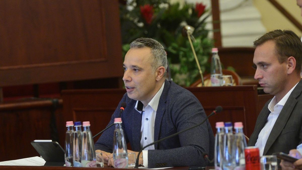 120 milliót "bűvészkedett" el a kispesti szoci polgármester