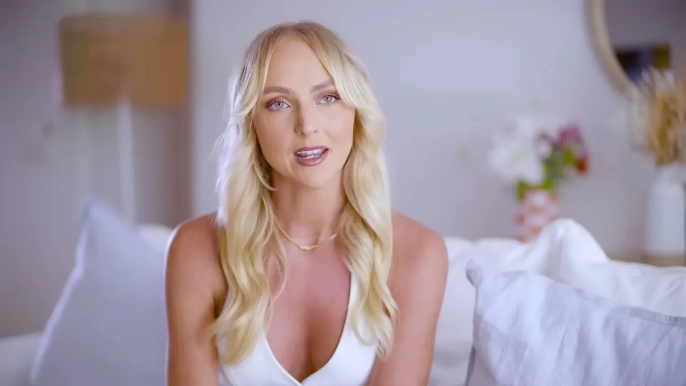 Egy év alatt 300 férfival szexelt a szőke modell