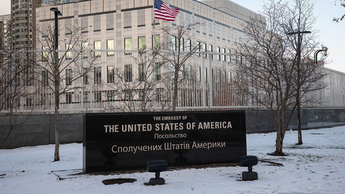 Holtan találták Kijevben az Egyesült Államok attaséját
