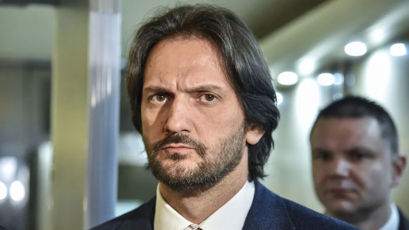 Szlovákiában feljelentik az előző védelmi minisztert
