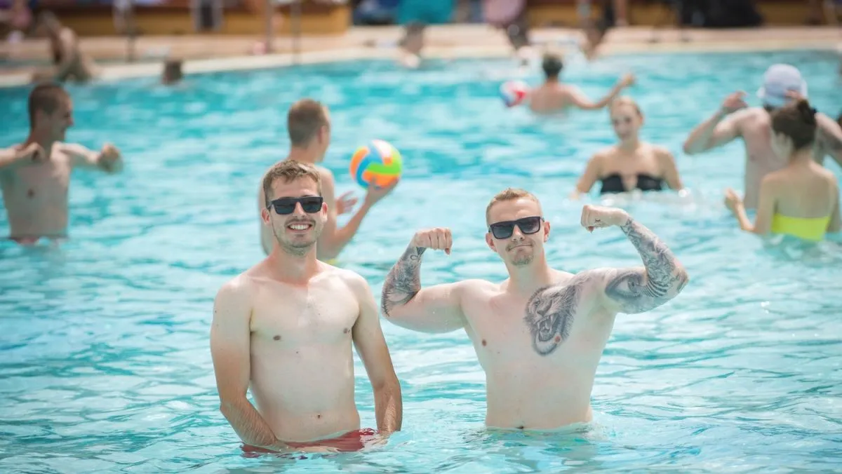 TI_20240622_Fürdőzők a hajdúszoboszlói strand hullámmedencéjében_HAON (2)