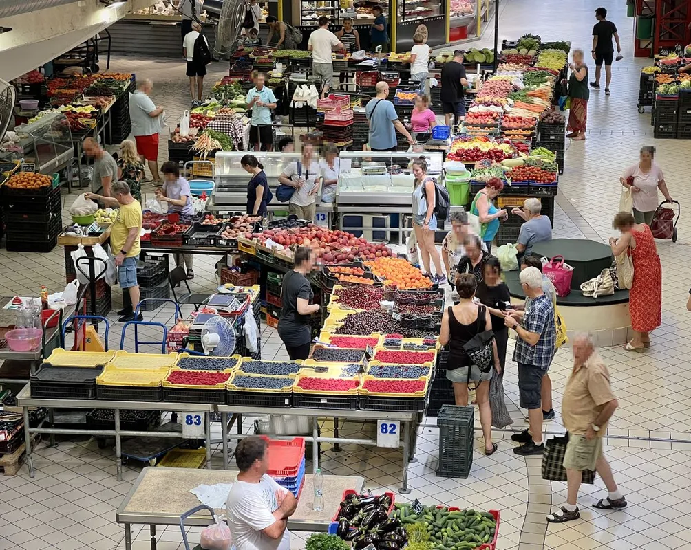 Beépültünk a Lehel Csarnokban /