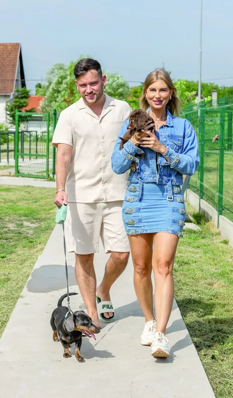 Szabó Ádám és Farkas Jennifer második kutyája, a babaprojekt előtt őt még bevállalták - RIPOST