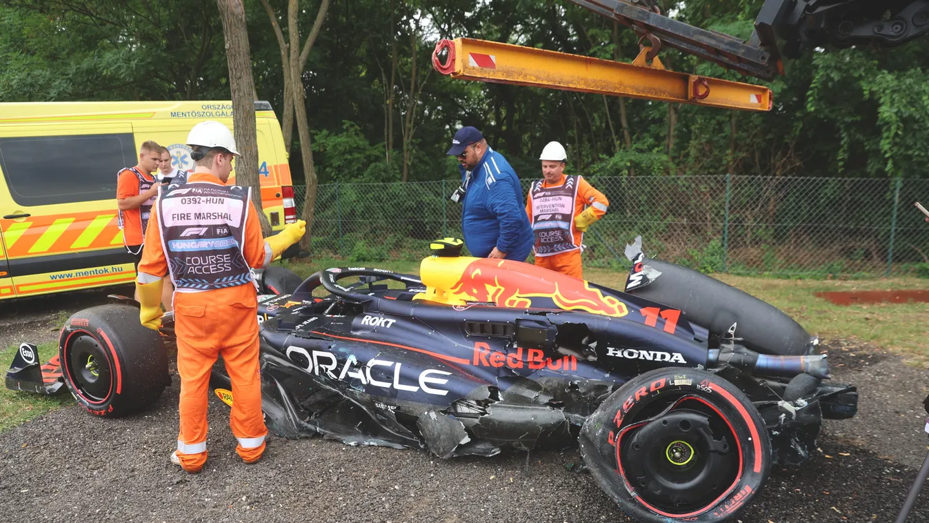 Fotókon Sergio Pérez rommá tört autója a Magyar Nagydíjon