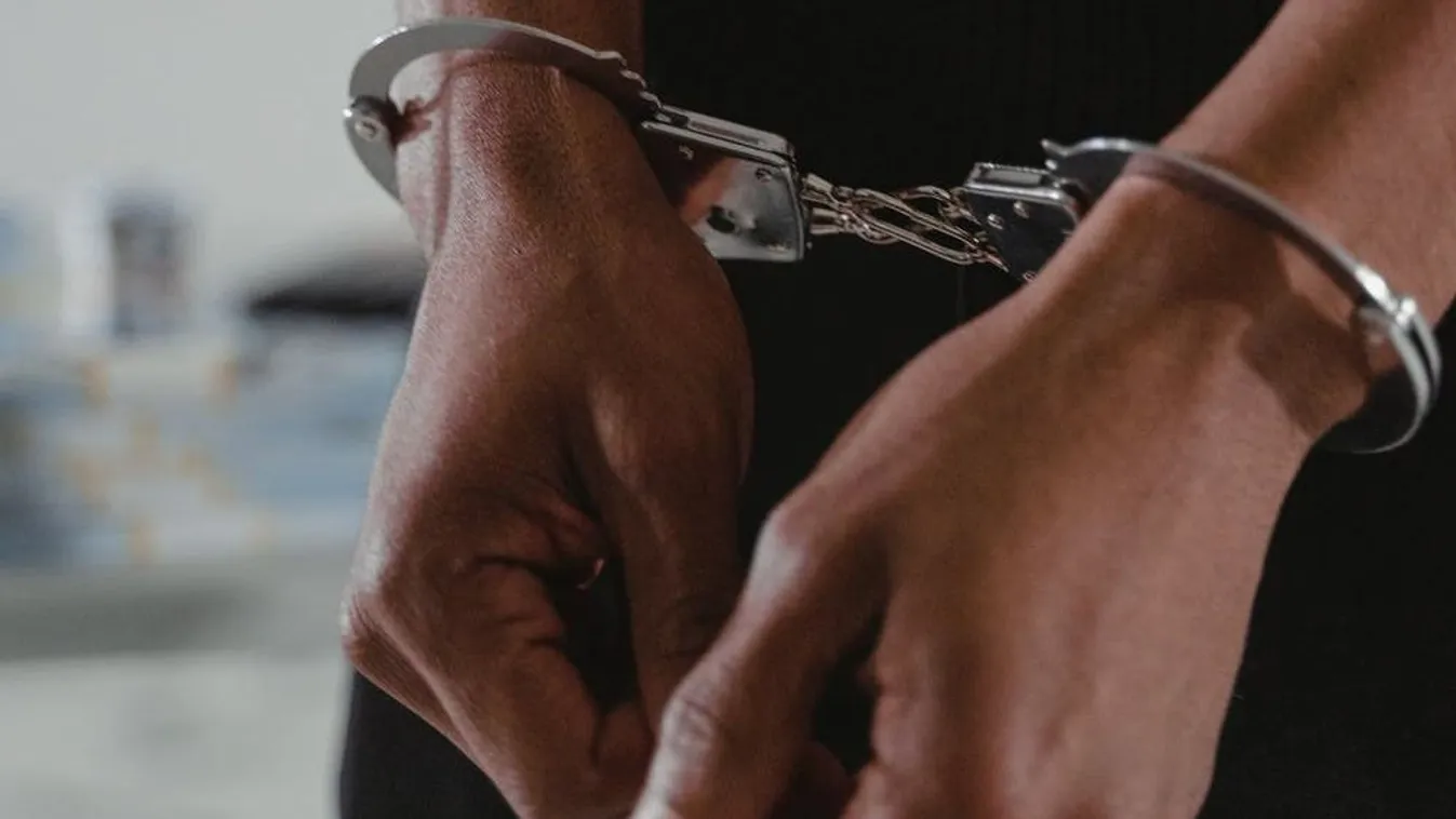  A saját esküvőjén tartóztatták le a menyasszonyt - Fotó!