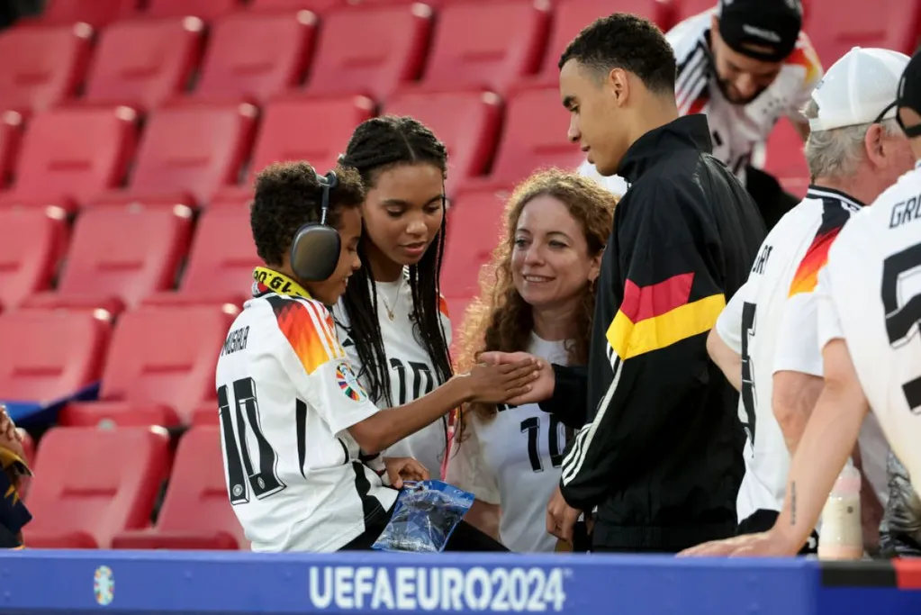 Musiala és családja a német-magyar (2-0) Eb-meccs után