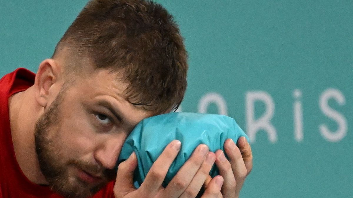 Ütöttek vertek minket, monoklival folytatja az olimpiát a magyar kézis