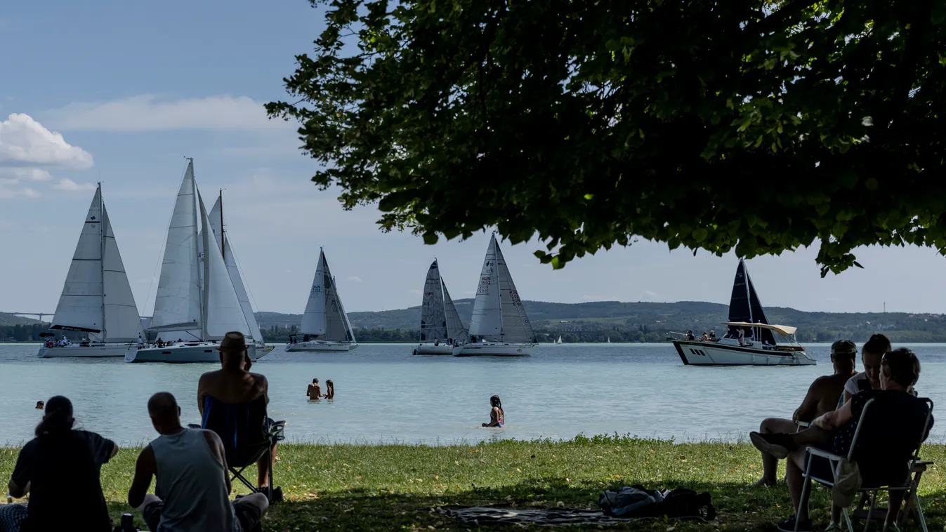 Az utóbbi évek leglátványosabb rajtja várható a Kékszalagon