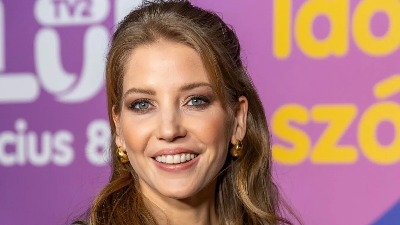 Majdnem kiestek Szabó Zsófi mellei a ruhájából