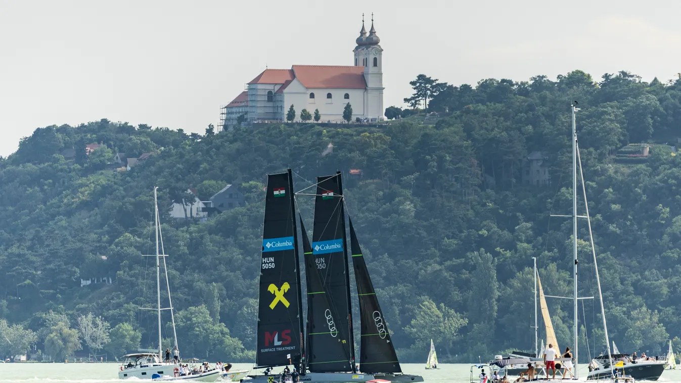 Elrajtolt a Kékszalag, itt élőben követheted a versenyt